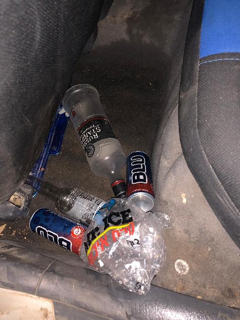 בקבוקי האלכוהול שנמצאו ברכבו