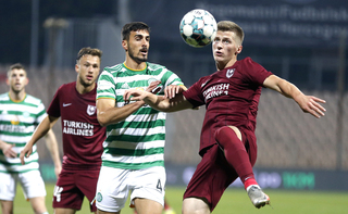 חאתם עבד אלחמיד (במרכז). יחזור לאדום?