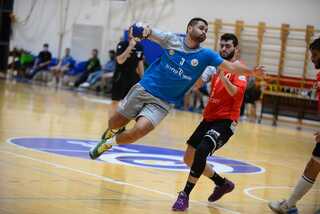 מור אבנעים (משמאל). באר שבע תשחק בבית התחתון