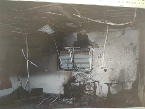 הצתת  בית בפזורת אלעזאזמה. צילום: דוברות המשטרה